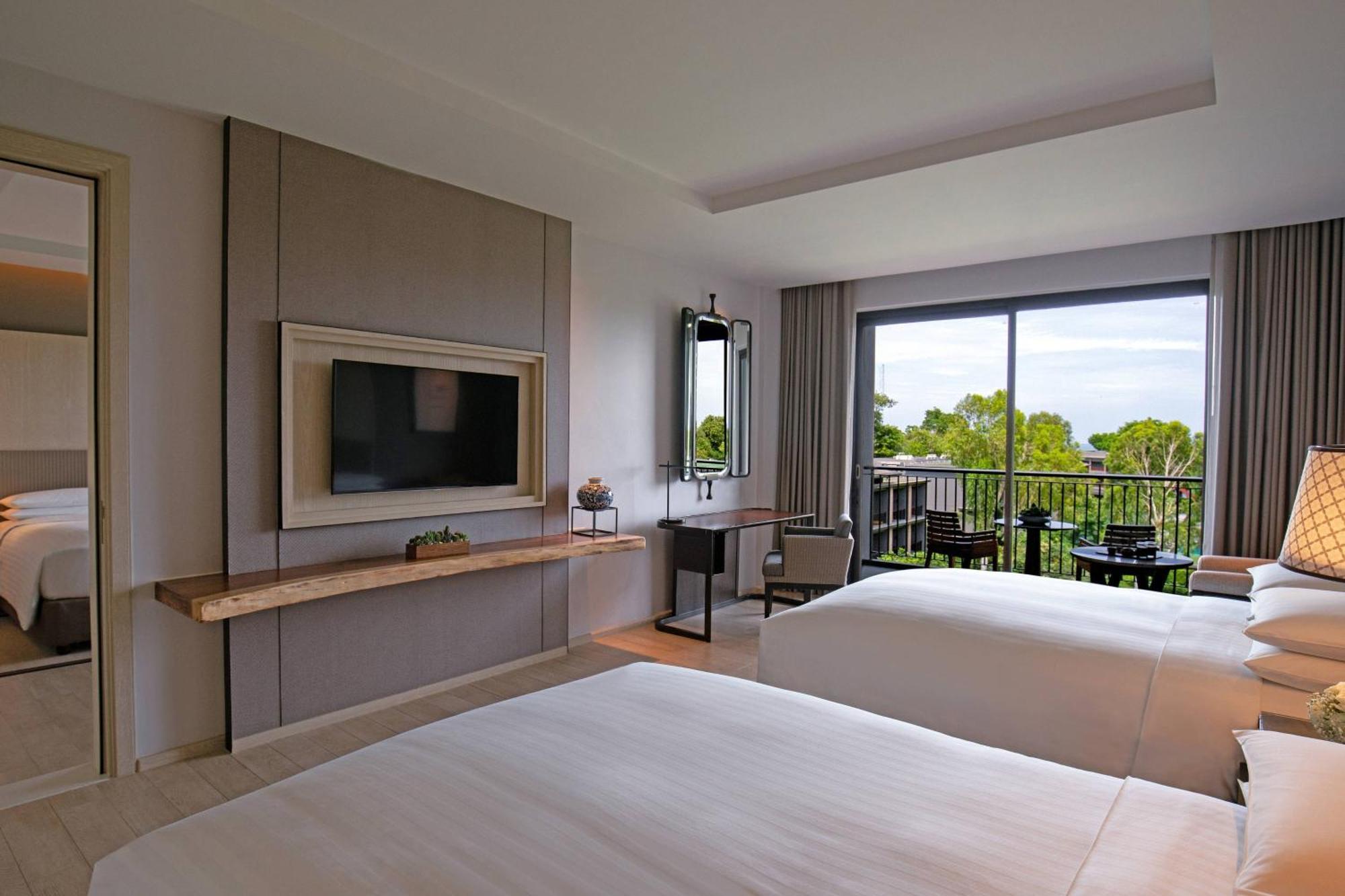 Resort Marriott And 5*